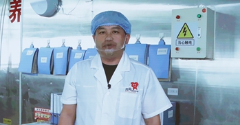 全國五一勞動(dòng)獎?wù)芦@得者、陜西榆林四海食品配送有限責任公司生產(chǎn)班組組長(cháng) 趙志新 李凡攝_副本.jpg